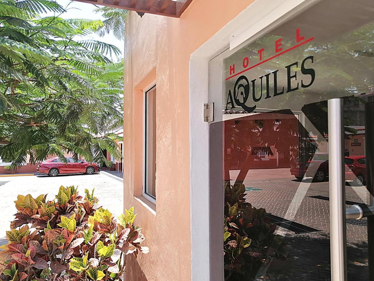 غوادالاجارا Hotel Aquiles المظهر الخارجي الصورة