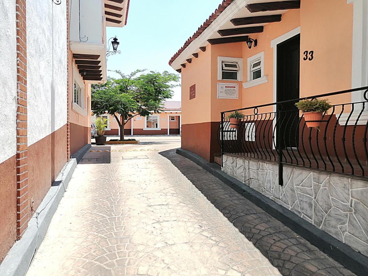 غوادالاجارا Hotel Aquiles المظهر الخارجي الصورة