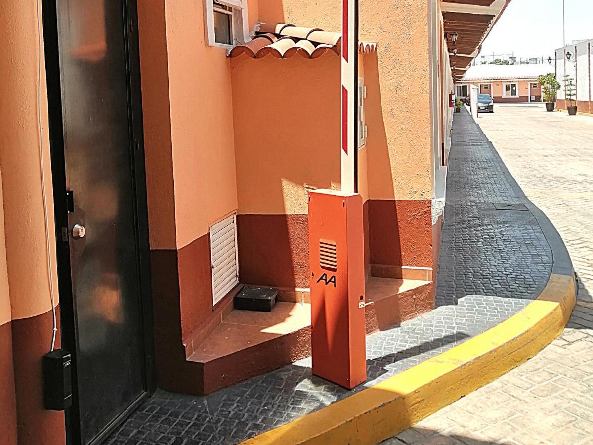 غوادالاجارا Hotel Aquiles المظهر الخارجي الصورة