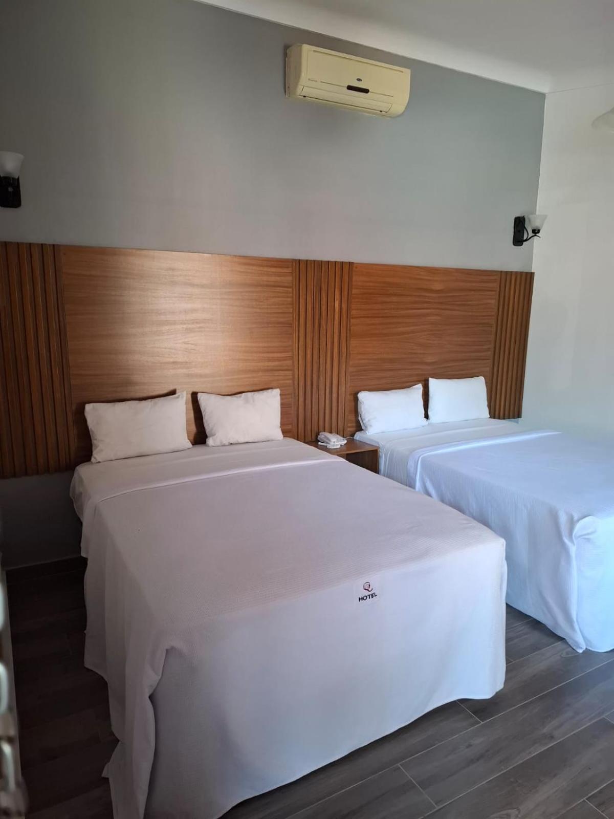 غوادالاجارا Hotel Aquiles المظهر الخارجي الصورة